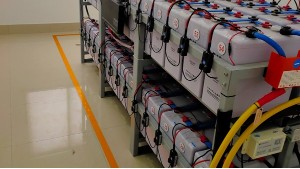 機房蓄電池在線監(jiān)控系統(tǒng)需要幾套主機？要多少錢？