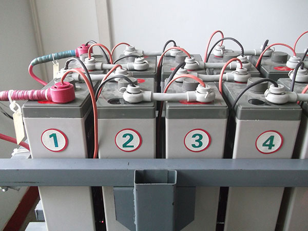 蓄電池內阻監(jiān)控裝置